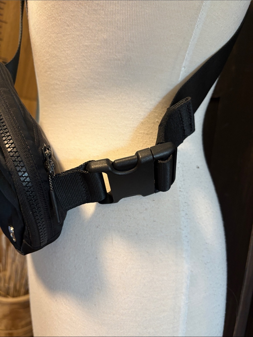 lululemon athletica Black Crossbody/Fanny Pack - Picture 4 of 6